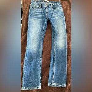 Levi’s 524 Skinny Jeans. 7 M
